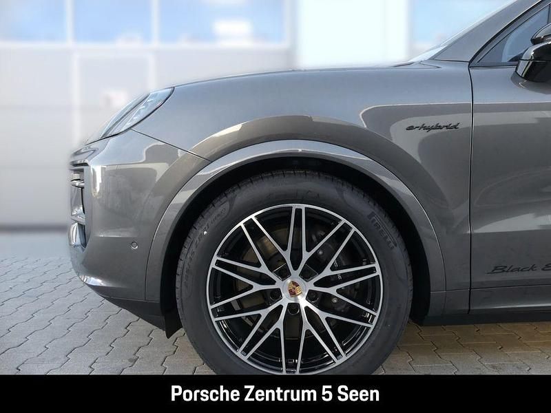 Neu Porsche Cayenne Black Edition 470 PS (345 kW) 2025 Quarzitgraumetallic SUV