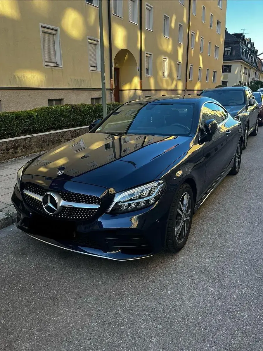 Gebraucht Mercedes C180 AMG line 156 PS (114 kW) 2019 Blau Coupé