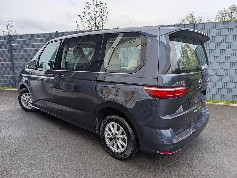 Gebraucht VW Multivan Life 136 PS (100 kW) 2022 Blau Van
