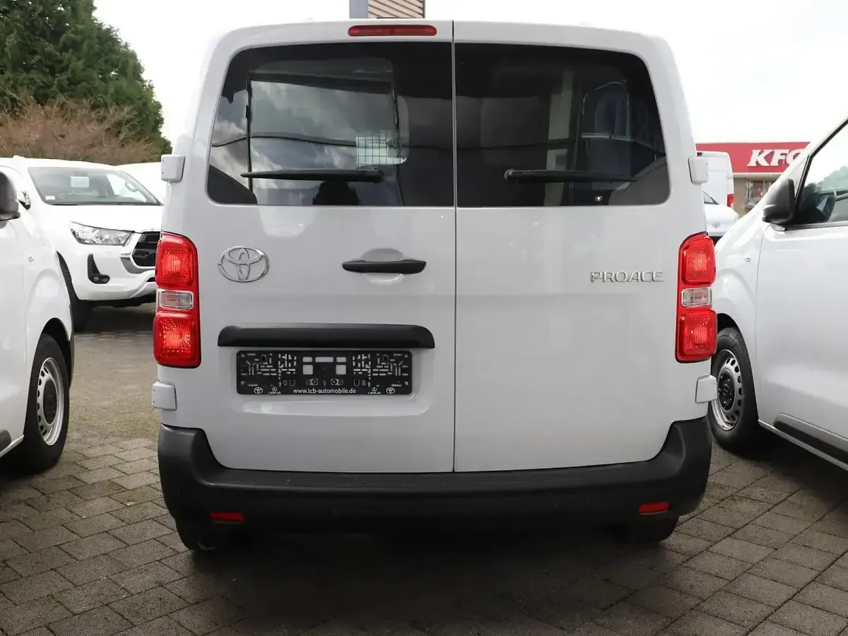 Neu Toyota Proace 144 PS (105 kW) 2026 Andere Van / Kleinbus