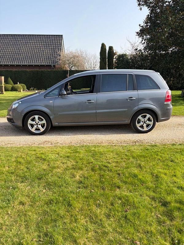 Gebraucht Opel Zafira 140 PS (102 kW) 2007 Grau Van / Kleinbus
