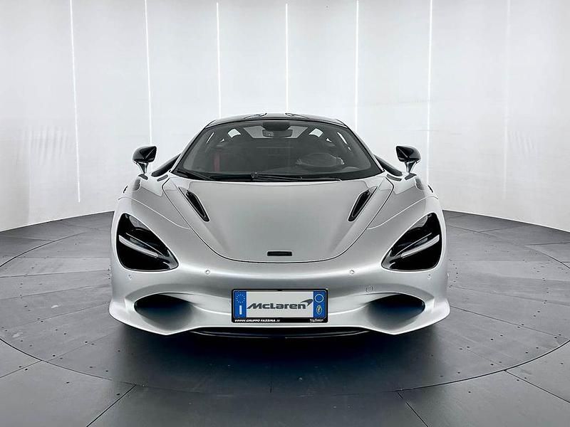 Neu McLaren 750S 751 PS (552 kW) 2026 Silber Coupé