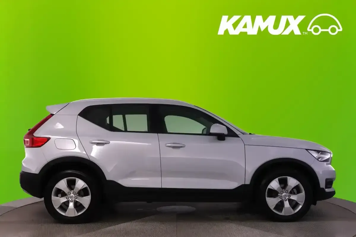Gebraucht Volvo XC40 150 PS (110 kW) 2020 Silber / grau SUV