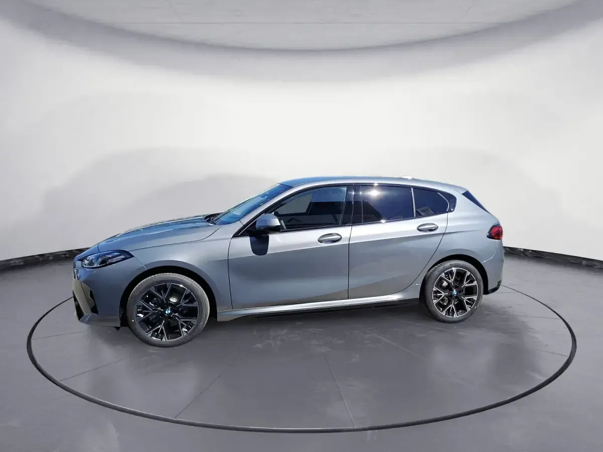 Neu BMW 120 M Sport 170 PS (125 kW) 2026 Grau Kleinwagen