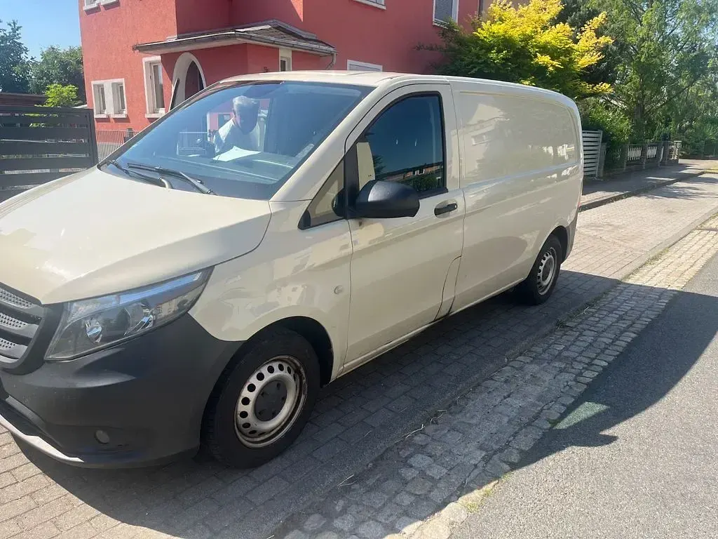 Gebraucht Mercedes Vito 163 PS (119 kW) 2016 Beige Van