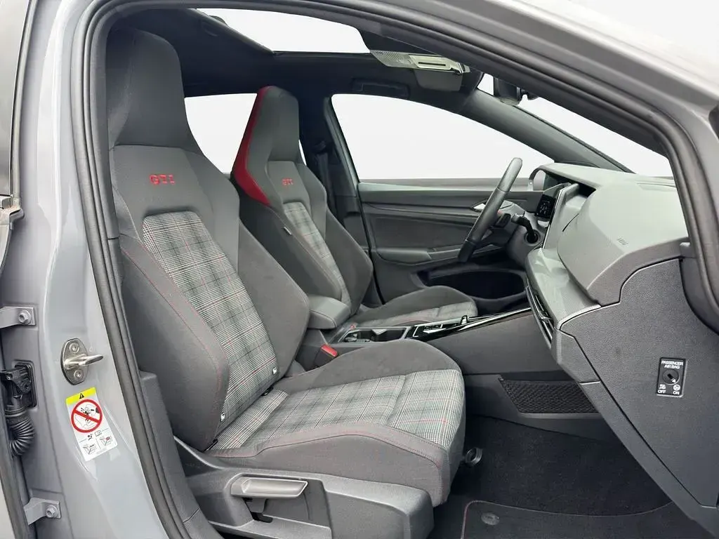 Gebraucht VW Golf VIII Style 245 PS (180 kW) 2024 Mondsteingrau Limousine