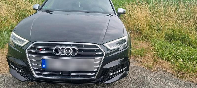 Schwarz Gebraucht 2020 Audi S3 Limousine | 28.999 € (Guter Preis) - Bild 1/4