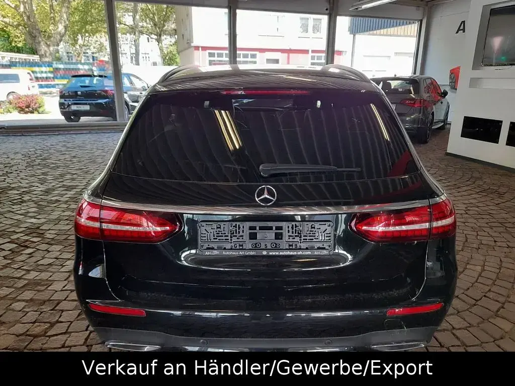 Gebraucht Mercedes E300 AMG 265 PS (194 kW) 2023 Schwarz Kombi