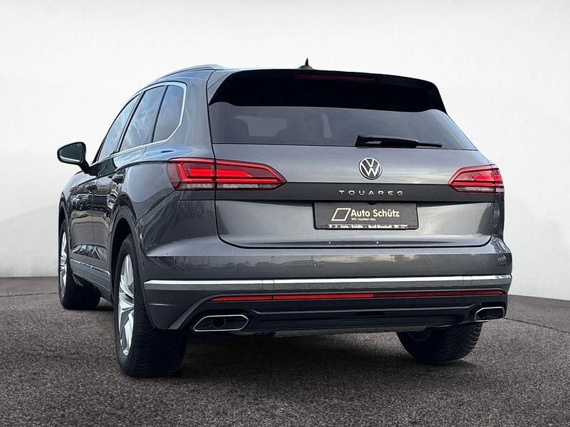 Gebraucht VW Touareg 231 PS (169 kW) 2022 Grau SUV