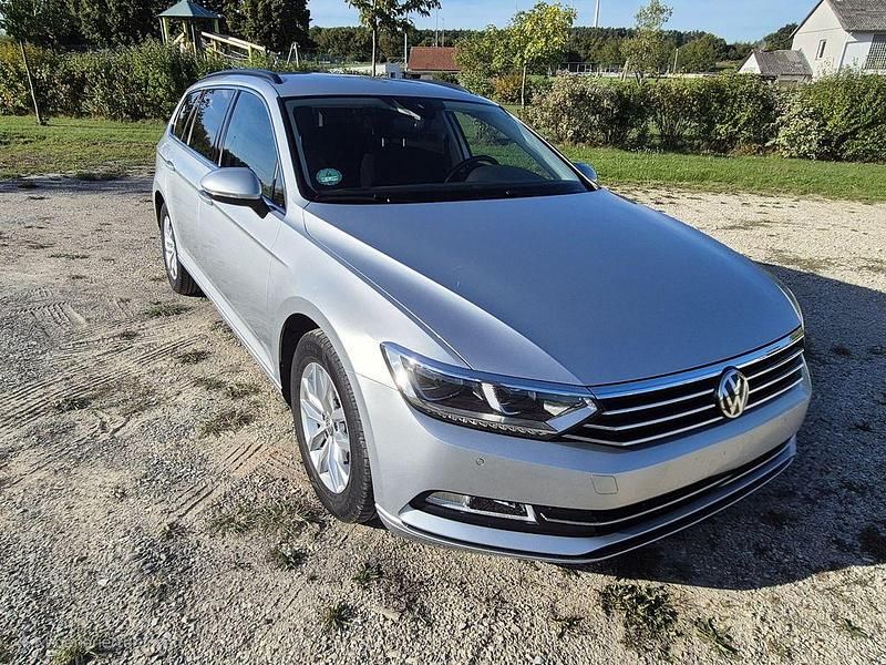 Gebraucht VW Passat Comfortline 150 PS (110 kW) 2018 Silber Kombi