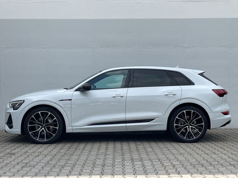 Gebraucht Audi e-tron S-Line 300 kW (408 PS) 2022 Weiß SUV