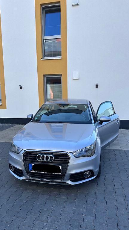 Gebraucht Audi A1 Attraction 122 PS (89 kW) 2014 Silber Kleinwagen