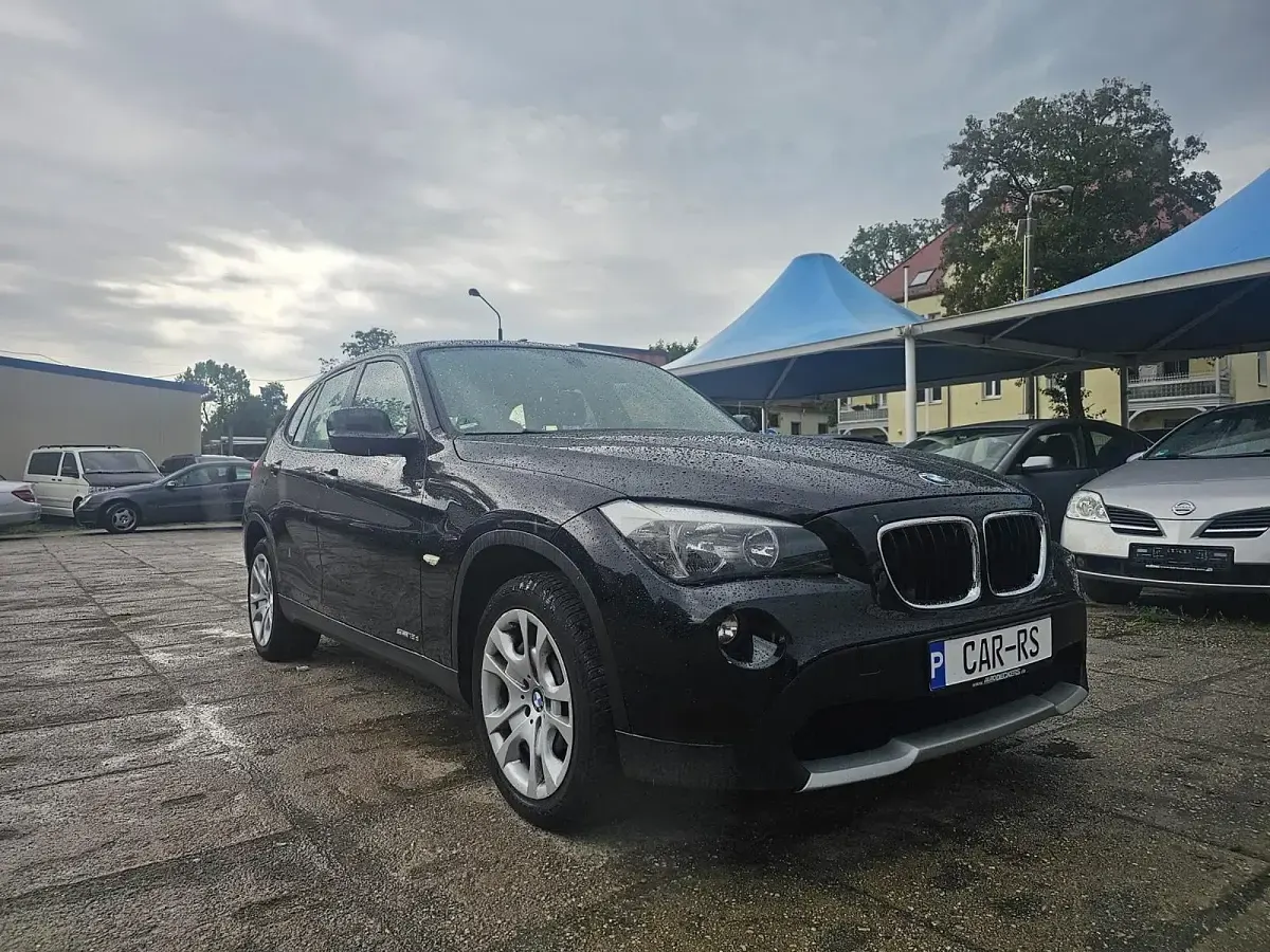 Gebraucht BMW X1 143 PS (105 kW) 2011 Schwarz SUV