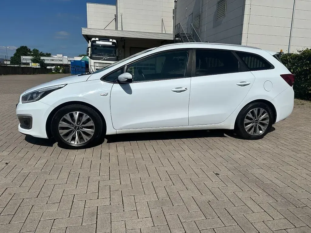 Gebraucht Kia Ceed Sportswagon 128 PS (94 kW) 2018 Weiß Kombi