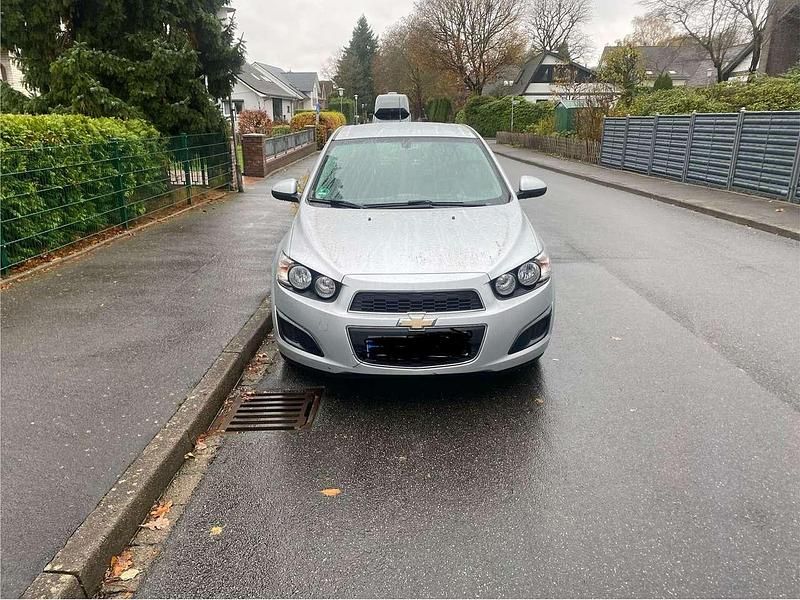 Gebraucht Chevrolet Aveo 86 PS (63 kW) 2012 Silber Limousine