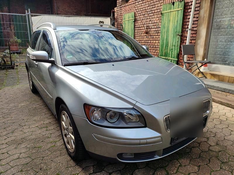 Silber Gebraucht 2007 Volvo V50 Kombi | 2.000 € (Guter Preis) - Bild 1/4