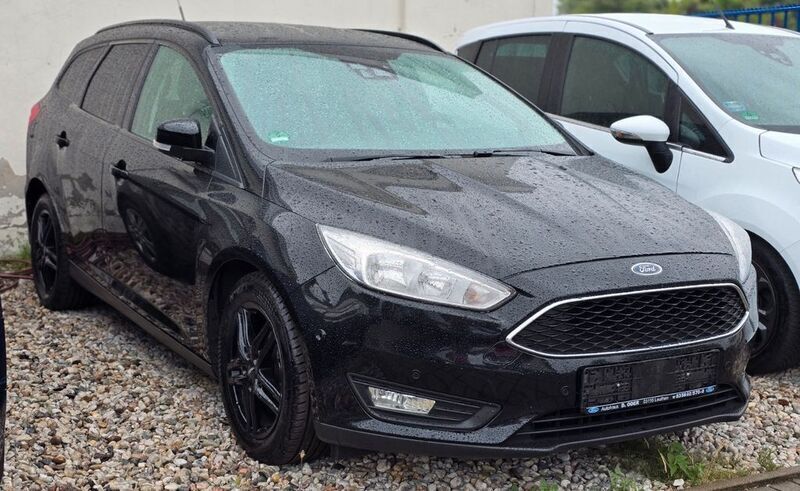 Schwarz Gebraucht 2016 Ford Focus Business Edition Limousine | 3.590 € (Superpreis) - Bild 1/4