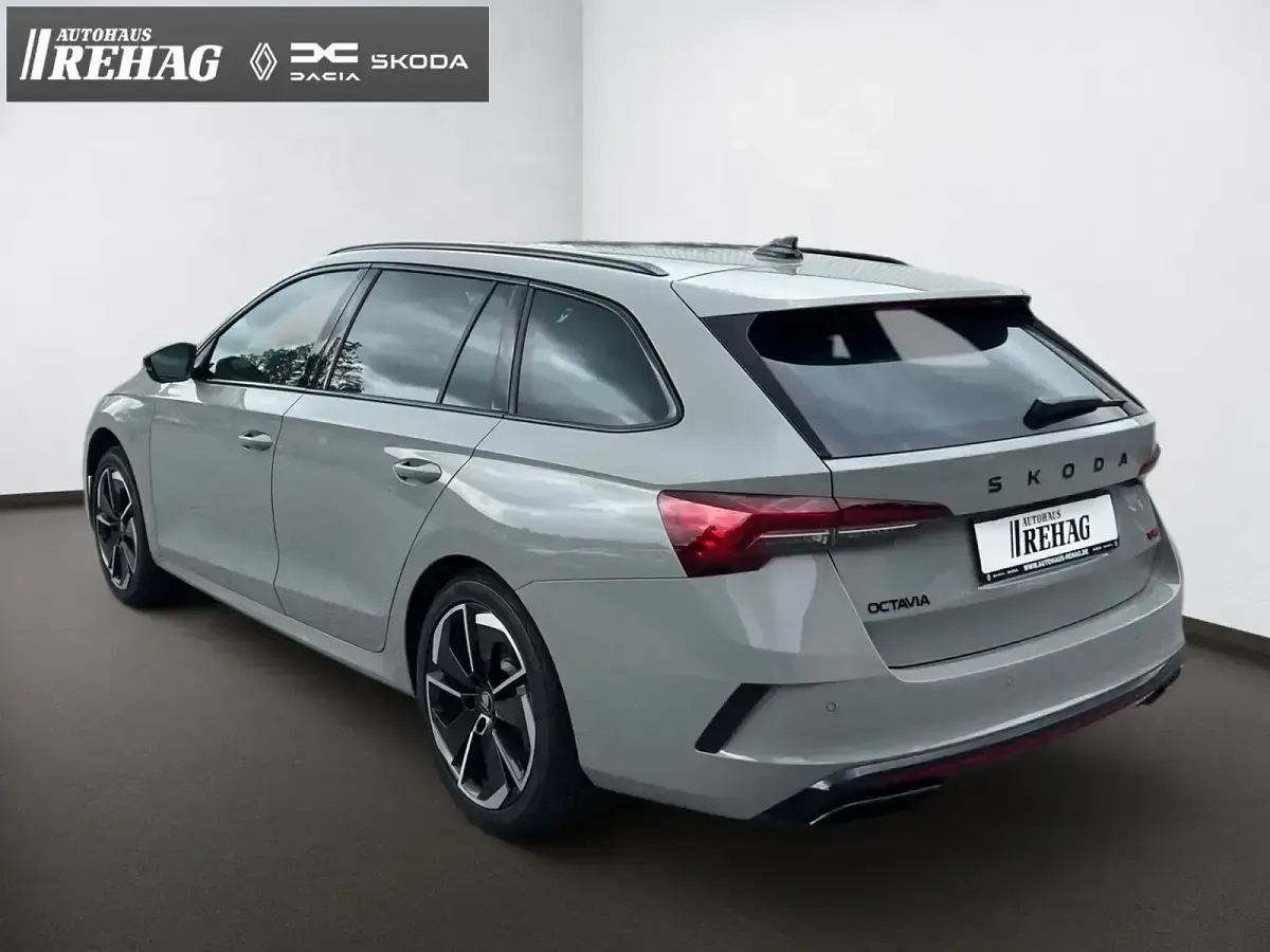 Neu Skoda Octavia RS 265 PS (194 kW) 2025 Grau Kombi