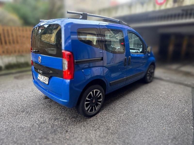 Gebraucht Fiat Qubo Lounge 77 PS (56 kW) 2017 Blau Van / Kleinbus