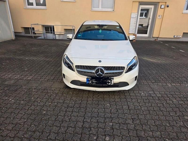 Gebraucht Mercedes A200 Edition 156 PS (114 kW) 2017 Weiß Limousine