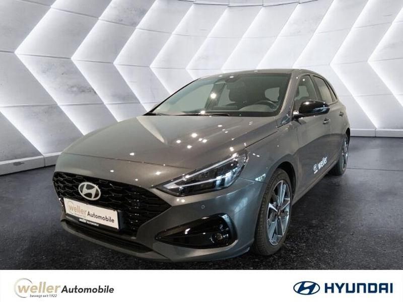 Grau Gebraucht 2024 Hyundai i30 Advantage Limousine | 22.875 € (Fairer Preis) - Bild 1/4