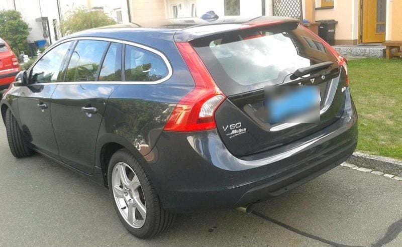 Gebraucht Volvo V60 163 PS (119 kW) 2011 Grau Kombi