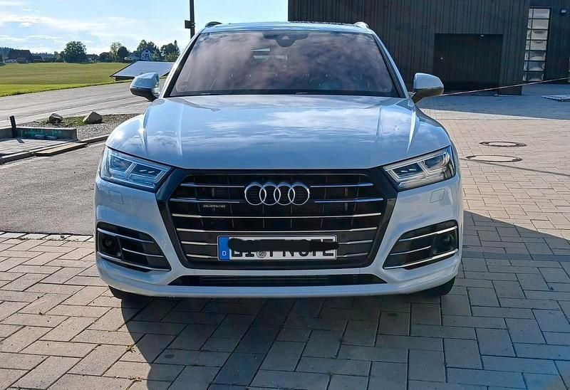Blau Gebraucht 2020 Audi Q5 Sport SUV | 39.000 € (Etwas zu teuer) - Bild 1/4