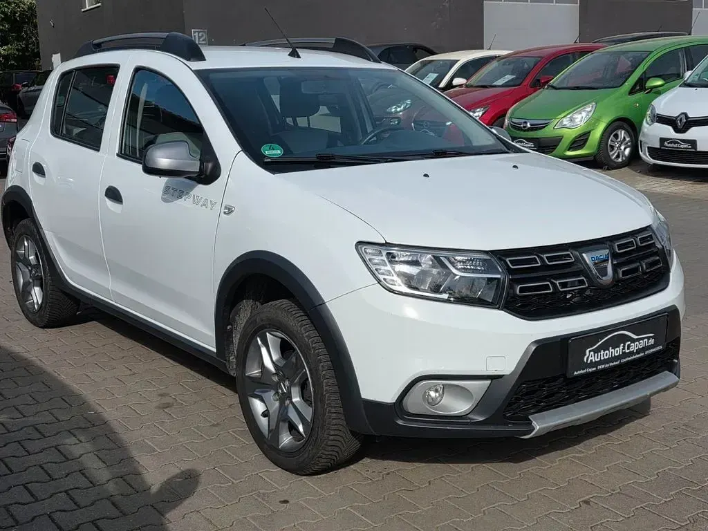 Gebraucht Dacia Sandero Prestige 90 PS (66 kW) 2019 Gletscherweiss Limousine