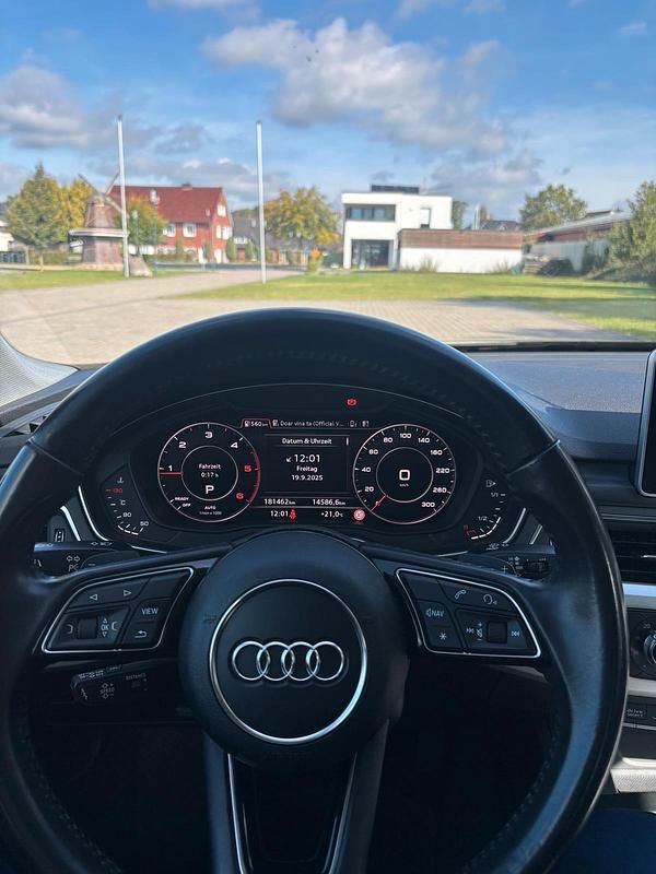 Schwarz Gebraucht 2017 Audi A5 Ambiente Limousine | 20.300 € (Teuer) - Bild 1/4