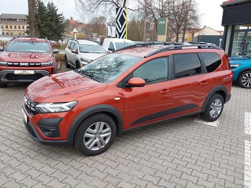 Gebraucht Dacia Jogger Expression 110 PS (80 kW) 2023 Braun Van / Kleinbus