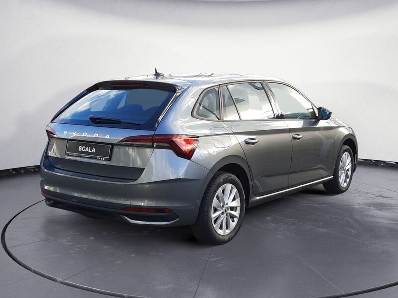 Gebraucht Skoda Scala Selection 116 PS (85 kW) 2024 Grau Kleinwagen