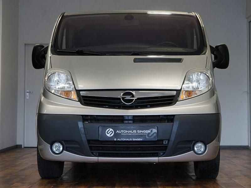 Gebraucht Opel Vivaro S 114 PS (83 kW) 2012 Silber Van / Kleinbus