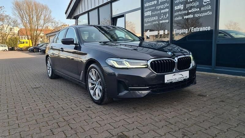 Gebraucht BMW 520 184 PS (135 kW) 2022 Grau Limousine