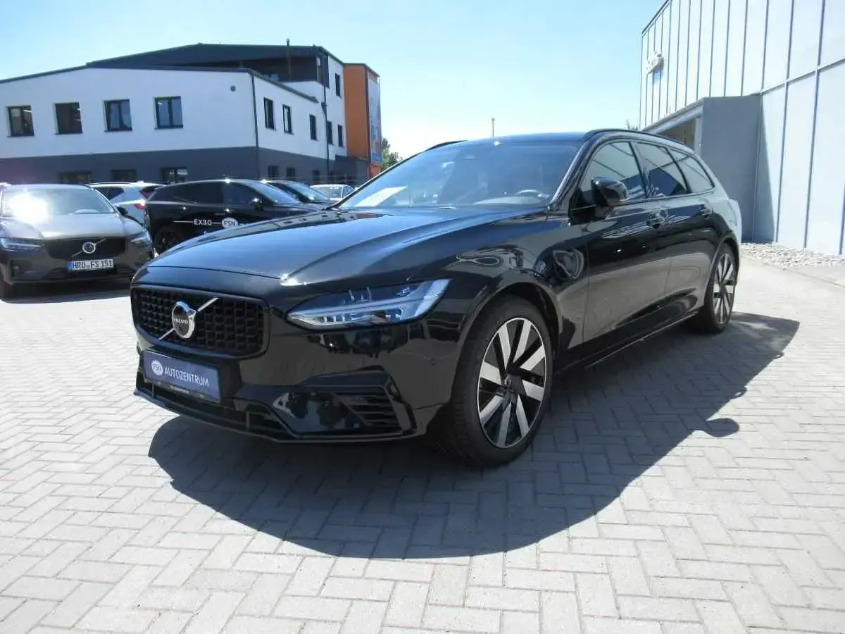 Gebraucht Volvo V90 Plus 350 PS (257 kW) 2025 Schwarz Kombi