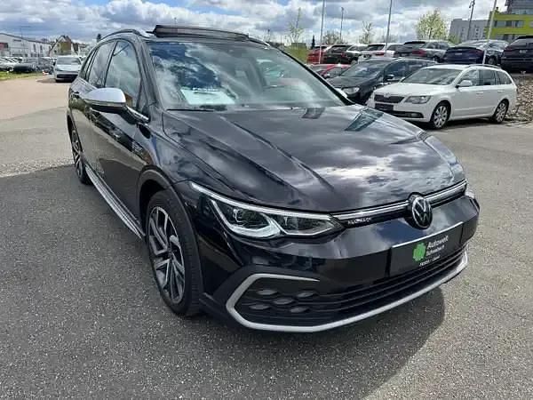 Second-hand VW Golf VIII 200 CP (147 kW) 2023 Negru Break