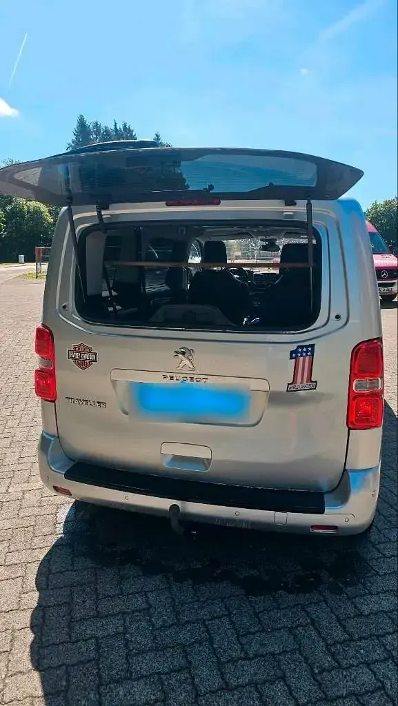 Gebraucht Peugeot Traveller Allure 177 PS (130 kW) 2016 Silber Van / Kleinbus