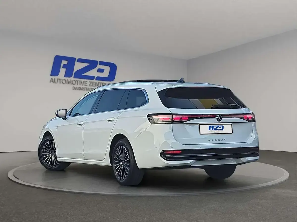 Gebraucht VW Passat R 150 PS (110 kW) 2024 Weiß Kombi