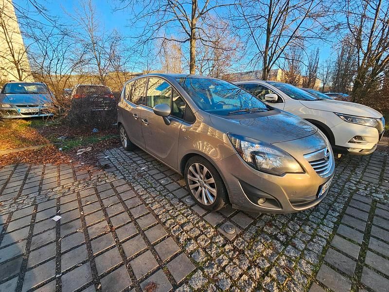 Grau Gebraucht 2011 Opel Meriva Van / Kleinbus | 3.600 € (Fairer Preis) - Bild 1/4