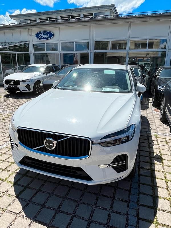 Gebraucht Volvo XC60 145 PS (106 kW) 2022 Weiß SUV