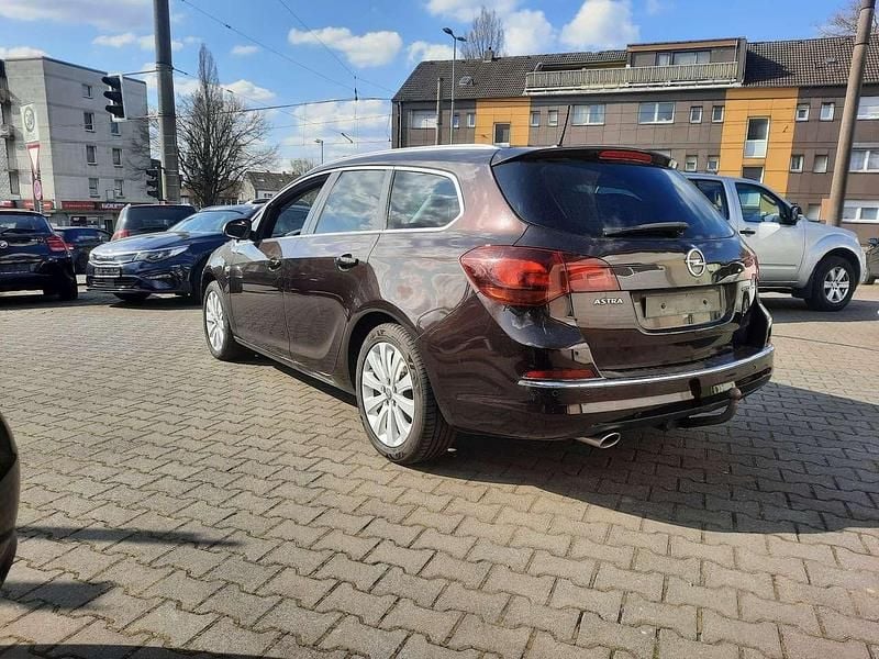 Gebraucht Opel Astra Energy 140 PS (102 kW) 2014 Braun Kombi