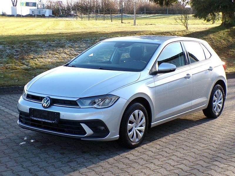 Silber Gebraucht 2021 VW Polo Life Limousine | 13.990 € (Superpreis) - Bild 1/4