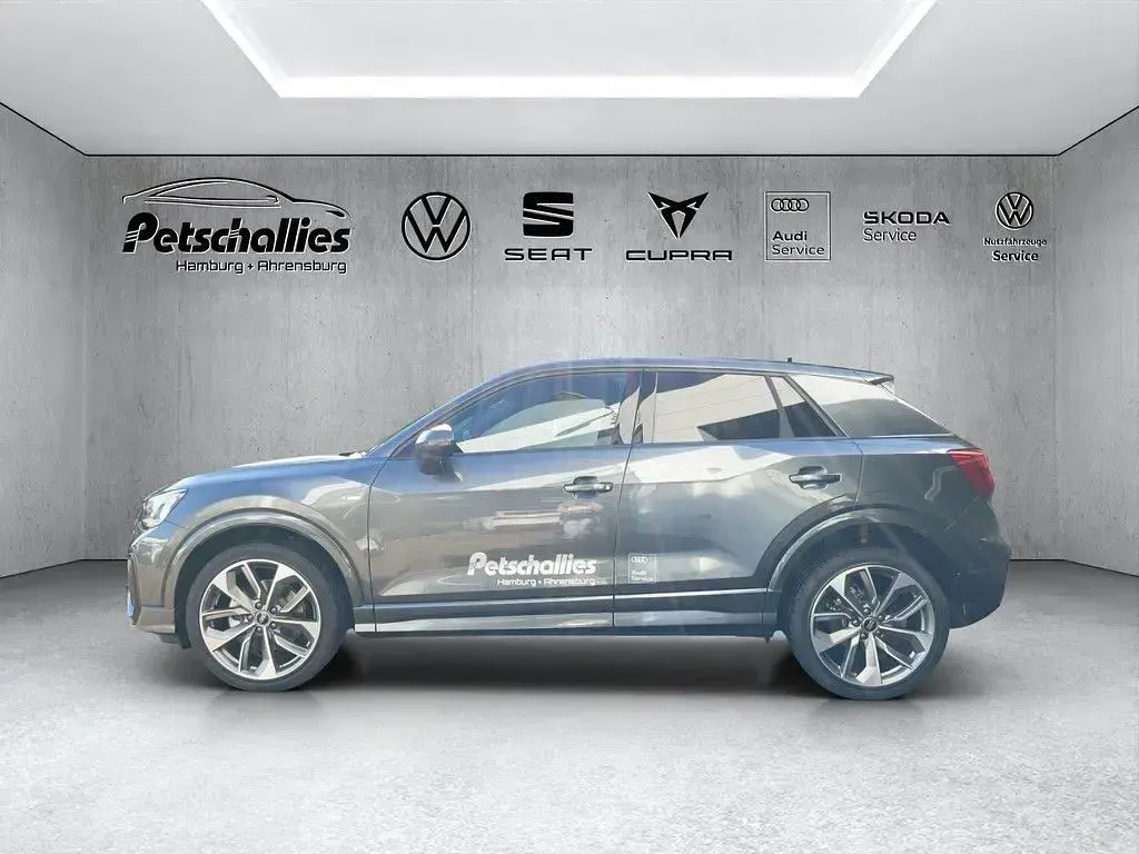 Gebraucht Audi Q2 S-Line 150 PS (110 kW) 2026 Grau SUV