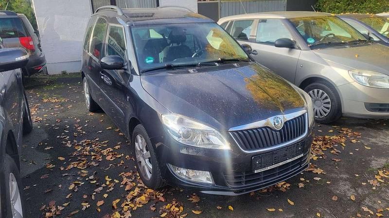 Grau Gebraucht 2011 Skoda Roomster Comfort Van / Kleinbus | 3.900 € (Fairer Preis) - Bild 1/4