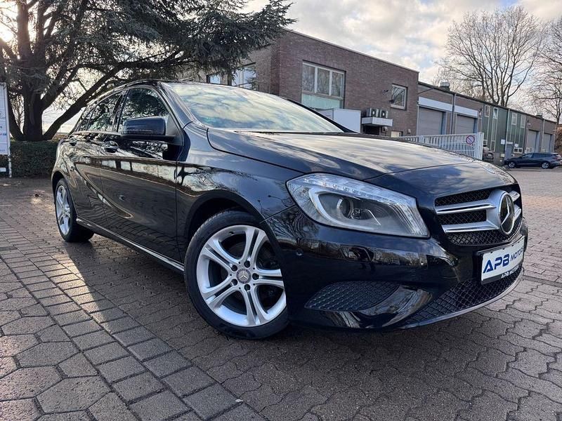 Schwarz Gebraucht 2014 Mercedes A220 Limousine | 10.990 € (Guter Preis) - Bild 1/4