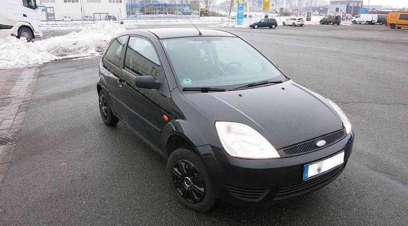 Gebraucht Ford Fiesta Ambiente 69 PS (50 kW) 2005 Schwarz Kleinwagen
