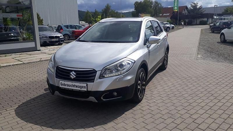 Silber (metallic) Gebraucht 2014 Suzuki SX4 S-Cross SUV | 10.900 € (Etwas zu teuer) - Bild 1/4