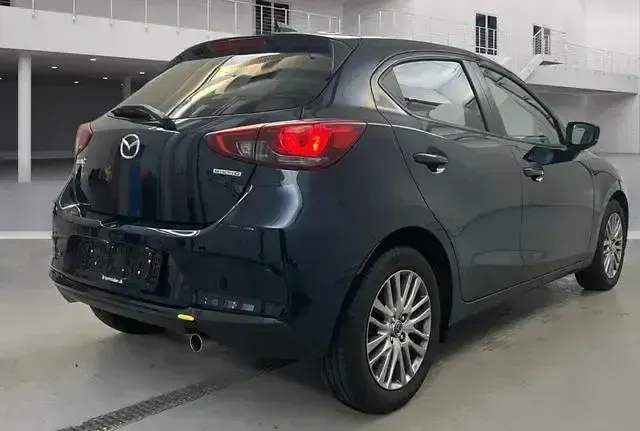 Gebraucht Mazda 2 Exclusive 90 PS (66 kW) 2023 Deep crystal blue Kleinwagen