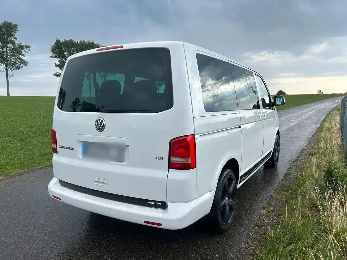 Gebraucht VW Caravelle 140 PS (102 kW) 2013 Weiß Van