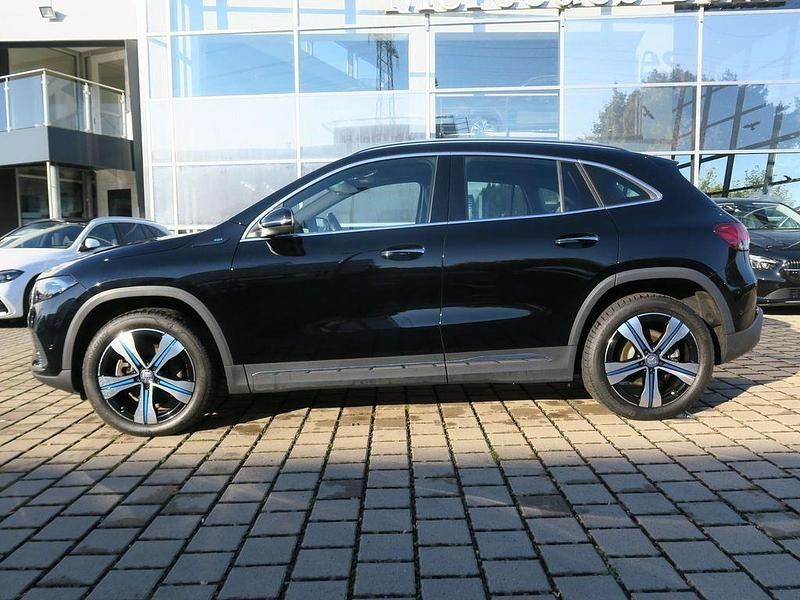 Gebraucht Mercedes EQA250 Electric Art 139 kW (190 PS) 2021 Schwarz SUV