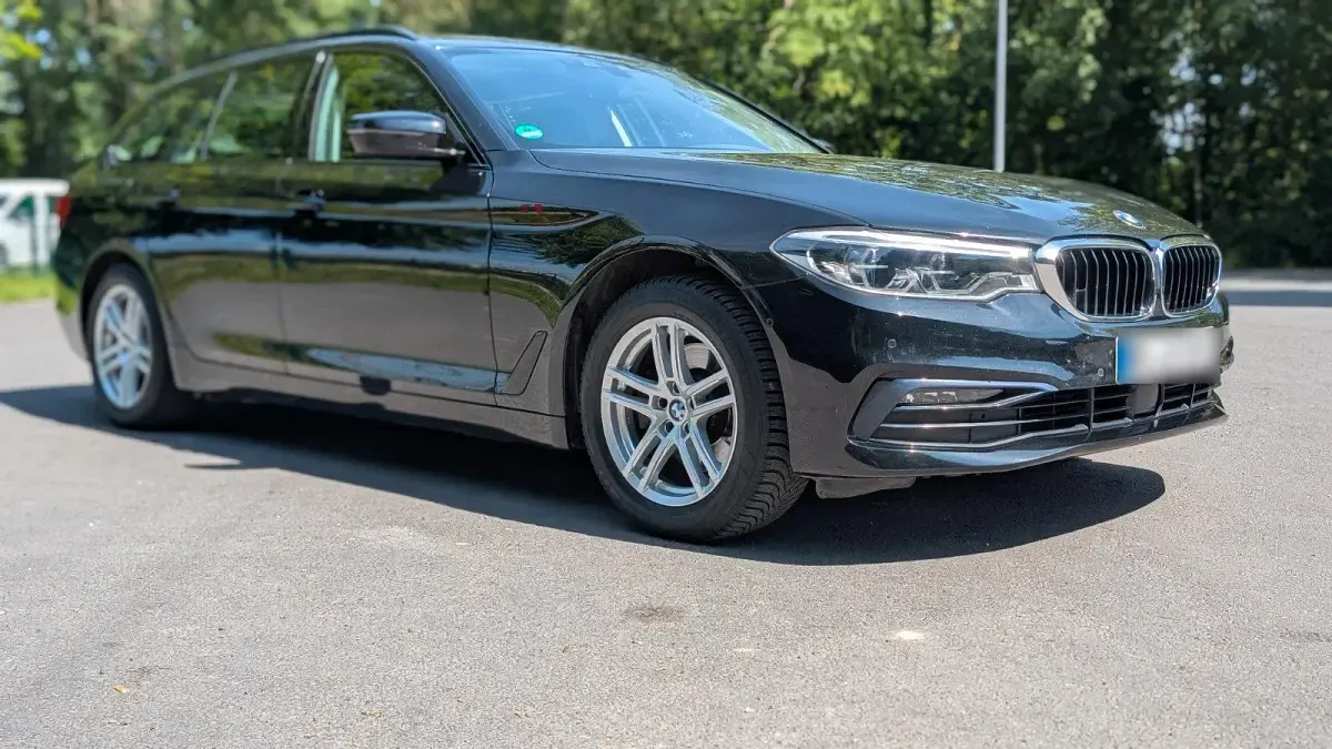 Gebraucht BMW 520 Sport Line 190 PS (139 kW) 2019 Schwarz Kombi